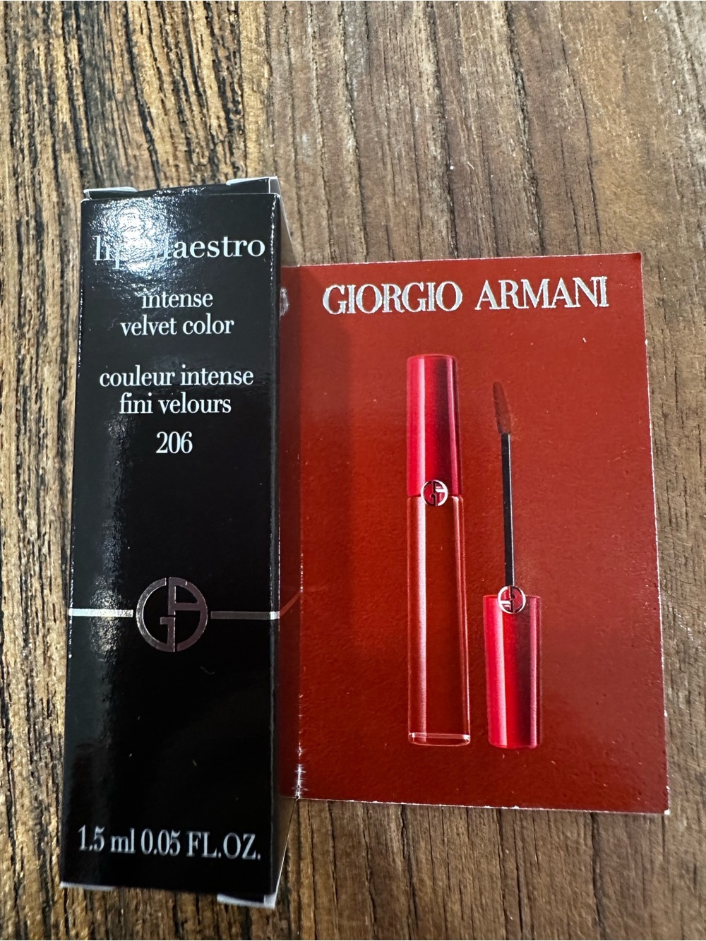 Giorgio Armani Lip Set Featuring Bold Red Shades - Picture 3 of 5